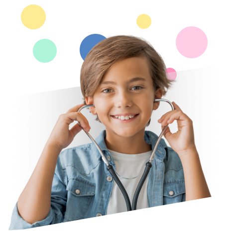 crianca feliz segurando estetoscopio com forma no fundo